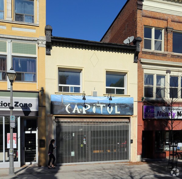 More Photos Of 4317 Queen St, Niagara Falls Storefront Retail Residential For Sale