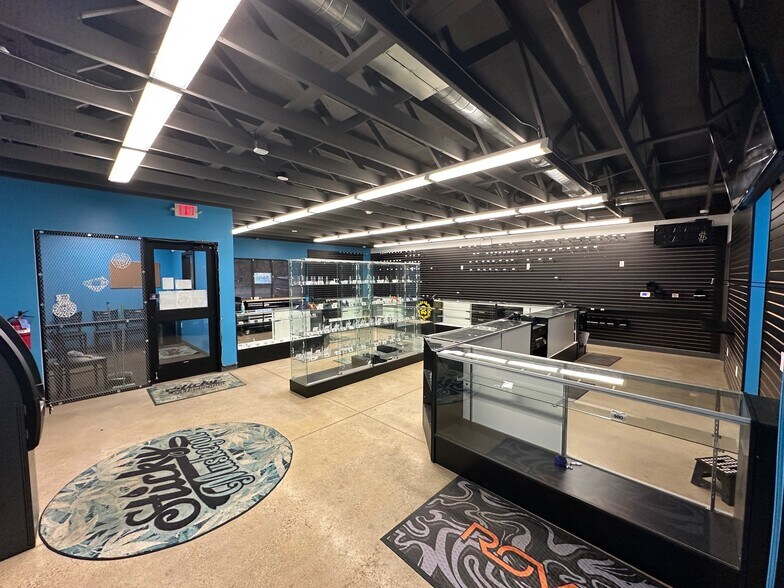 More Photos Of 1965 Peck St, Muskegon Medical For Sale