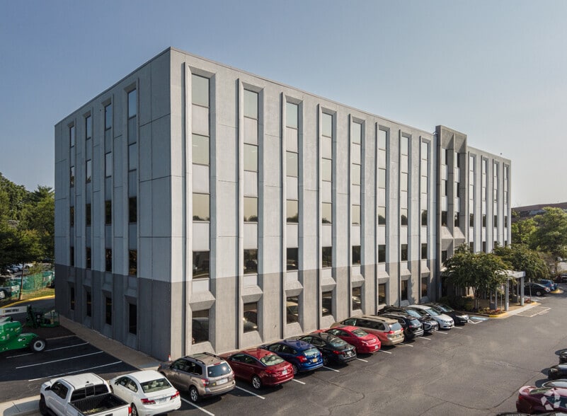 More Photos Of 10400 Eaton Pl, Fairfax Office For Lease