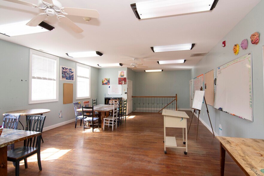 More Photos Of 158 Academy Lane Dr, Pence Springs Hotel For Sale