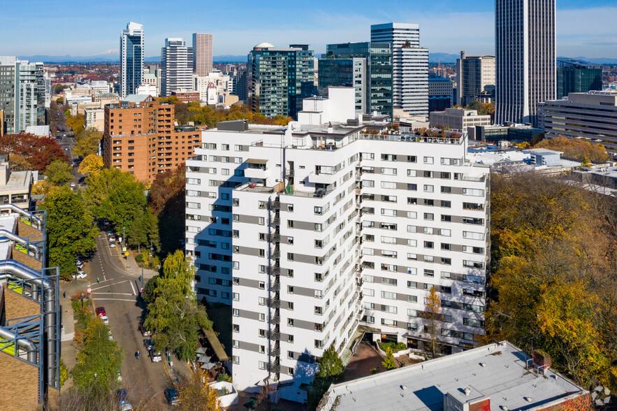 Primary Photo Of 1717 SW Park Ave, Portland Apartments For Lease