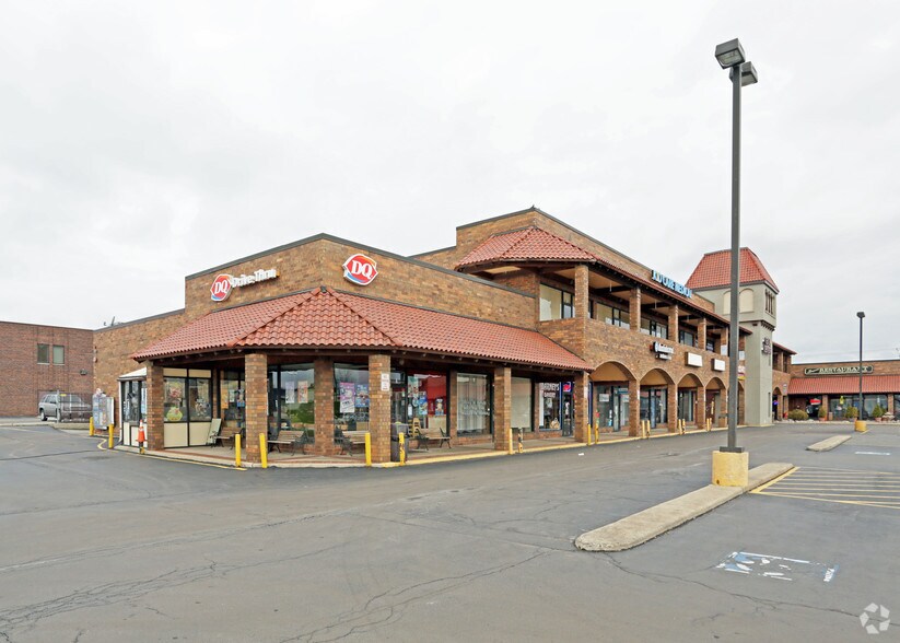 More Photos Of 229 W Grand Ave, Bensenville General Retail For Lease