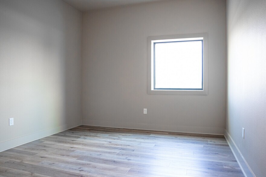 More Photos Of 4230 S Major Dr, Beaumont Warehouse For Lease