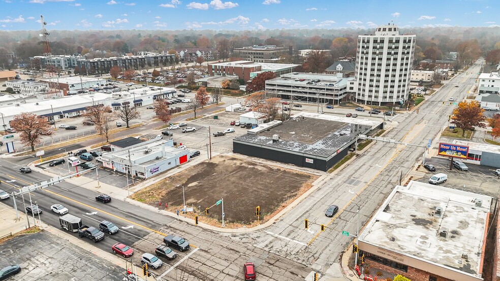 More Photos Of 401 S Neil St, Champaign Land For Lease