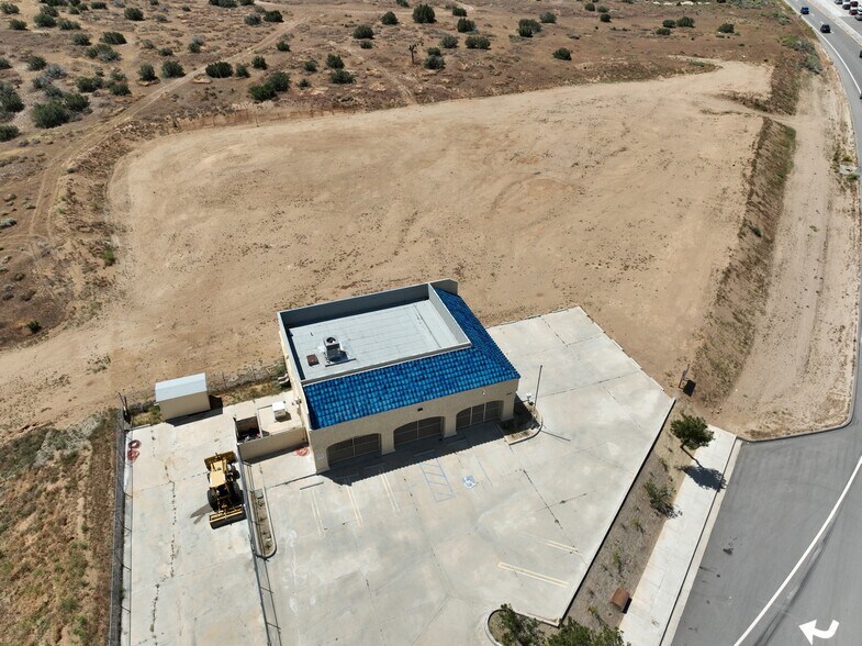 More Photos Of 2660 Pearblossom Hwy, Palmdale Office Residential For Sale