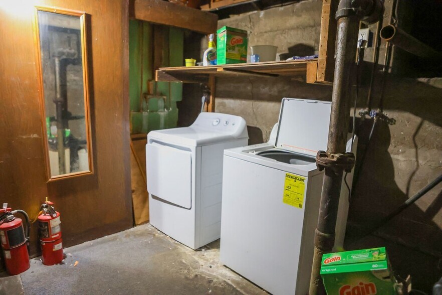 More Photos Of 616 Main St, Norway Restaurant For Sale