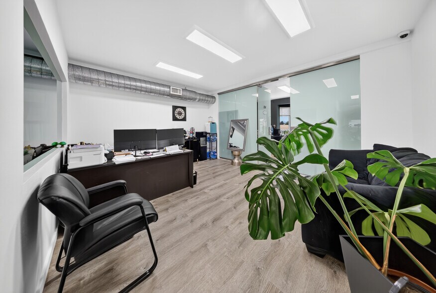 More Photos Of 20847 Sherman Way, Canoga Park Office For Sale