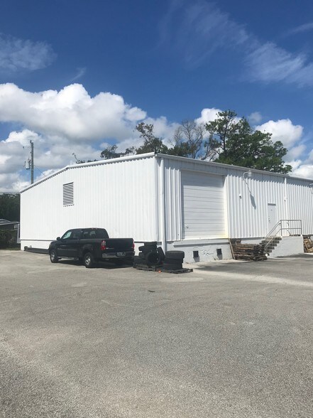 More Photos Of 433 Walker St, Holly Hill Warehouse For Sale