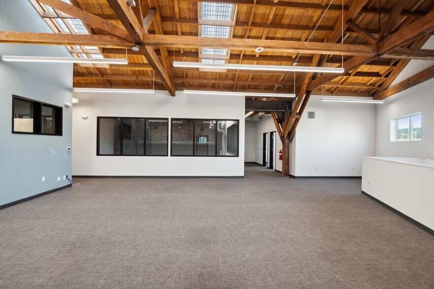 More Photos Of 1000 Calcot Pl, Oakland Warehouse For Lease