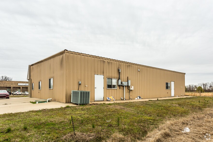 More Photos Of 3013 Turman Dr, Jonesboro Office For Lease