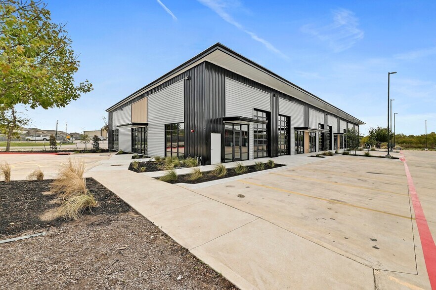 More Photos Of 300 Co Rd 199, Hutto Flex For Lease