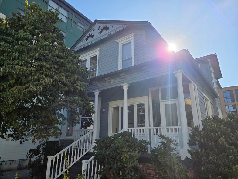 More Photos Of 1318 SW 12th Ave, Portland Office For Sale