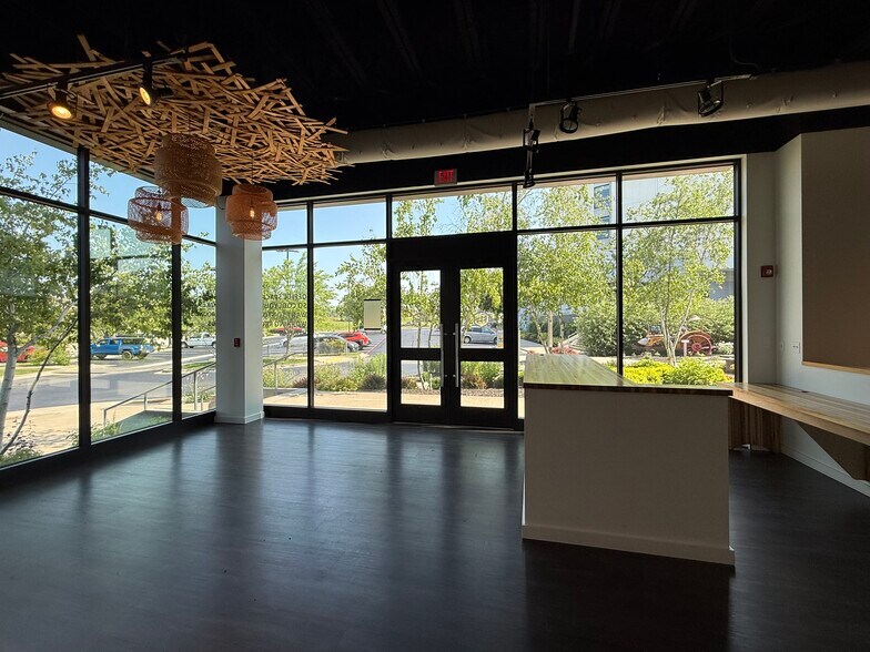 More Photos Of 2144 E Republic Rd, Springfield Office For Lease