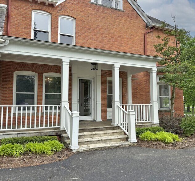 More Photos Of 32440 Franklin Rd, Franklin Office For Sale