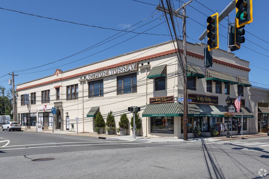 More Photos Of 5 Fifth Ave, Bay Shore Office For Lease
