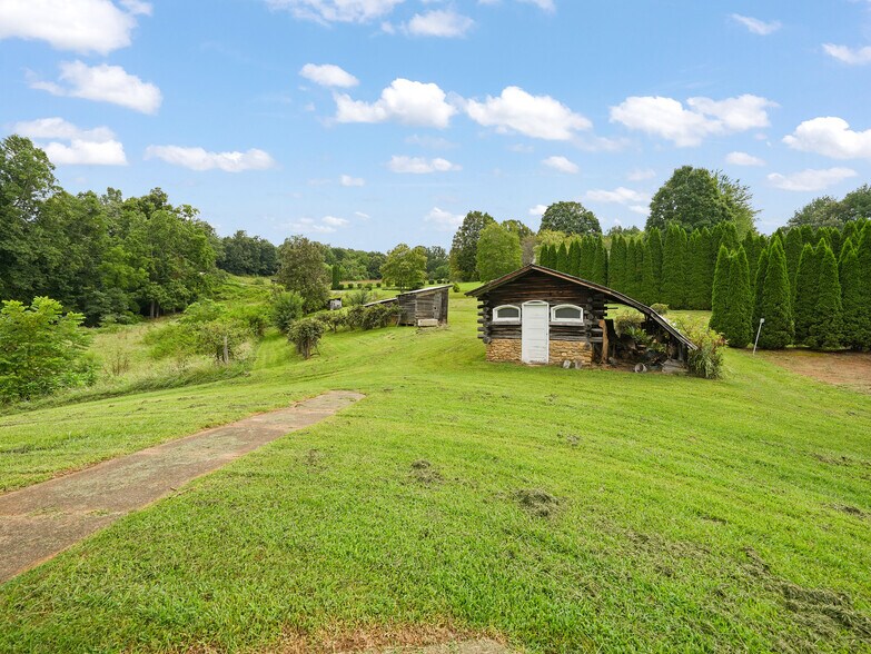 More Photos Of 5 Noland Downs Rd, Waynesville Office Residential For Sale