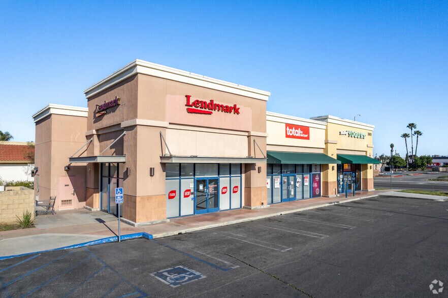 More Photos Of 2701-2897 W Florida Ave, Hemet Unknown For Lease