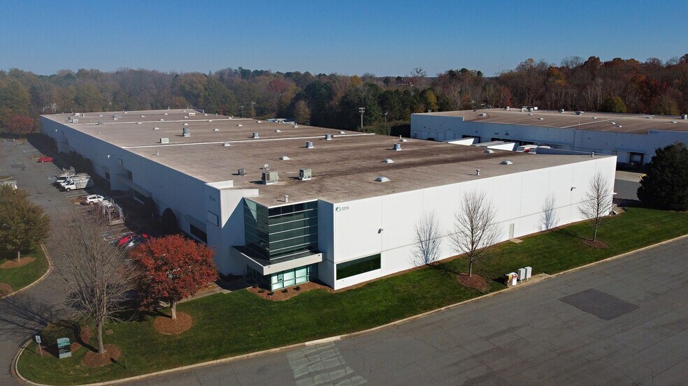 More Photos Of 2121 Distribution Center Dr, Charlotte Unknown For Lease