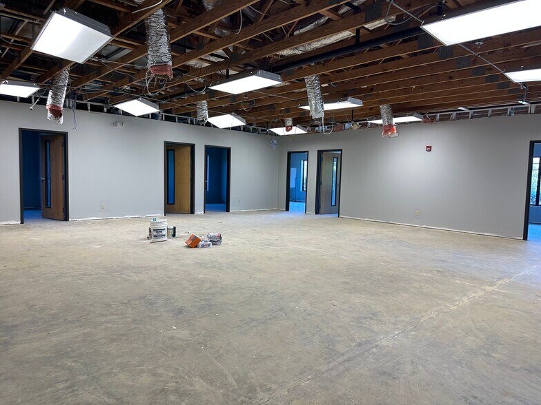 More Photos Of 135 Industrial Dr N, Madison Warehouse For Sale