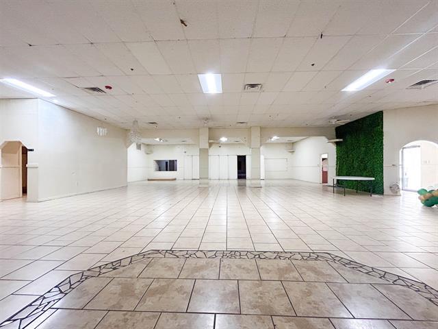 More Photos Of 819 Los Presidentes Ave, Laredo Storefront Retail Office For Sale