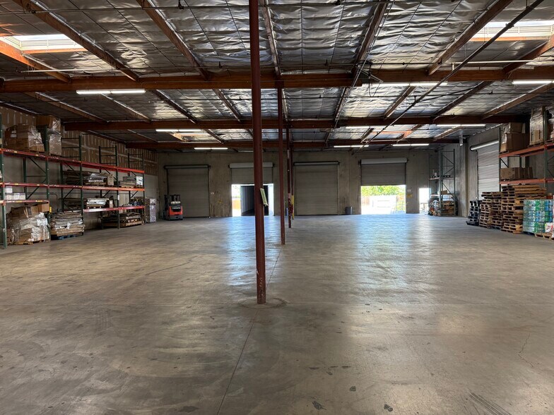 More Photos Of 3451 Unicorn Rd, Bakersfield Warehouse For Lease