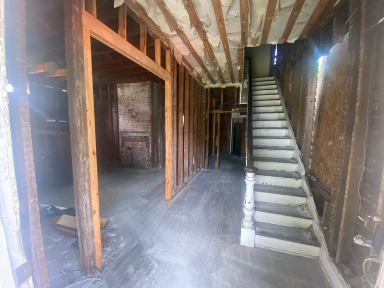 More Photos Of 203 Harpersville Rd, Newport News Office Residential For Lease