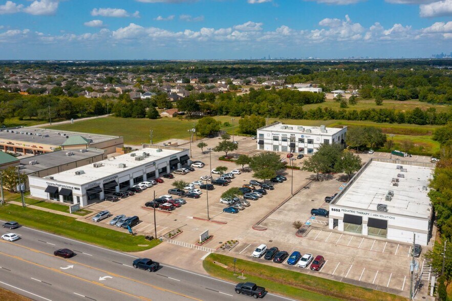 More Photos Of 8619 Broadway St, Pearland Unknown For Lease