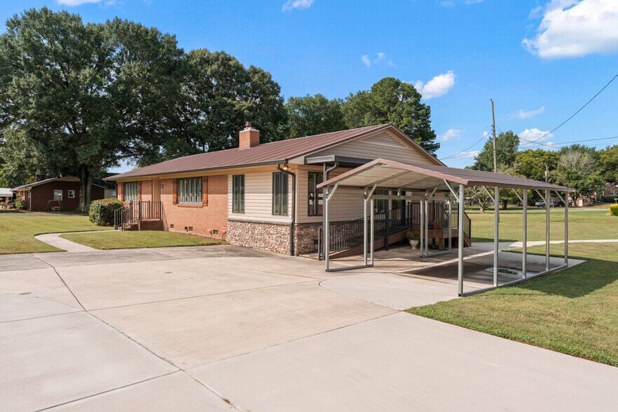 More Photos Of 128 Killian Farm Rd, Stanley Medical For Lease