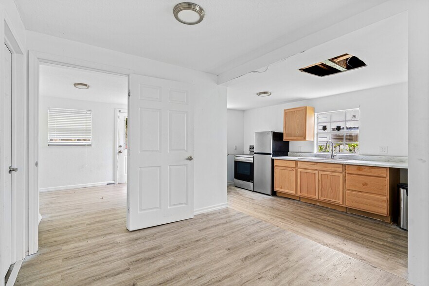 More Photos Of 23 S Swinton Ave, Delray Beach Office For Lease