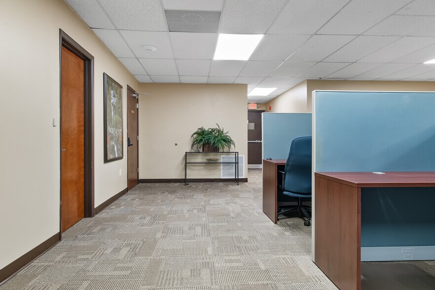 More Photos Of 2725 Center Pl, Melbourne Research And Development For Sale