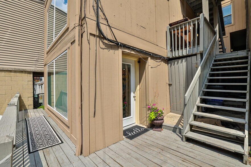 More Photos Of 2039 Madison Rd, Cincinnati Storefront Retail Office For Sale