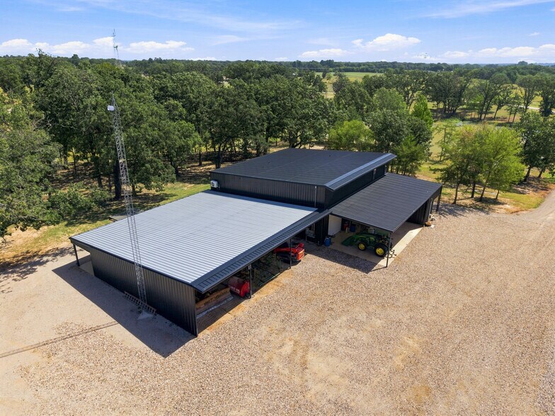 More Photos Of 397 VZ County Road 3611, Edgewood Sports And Entertainment For Sale