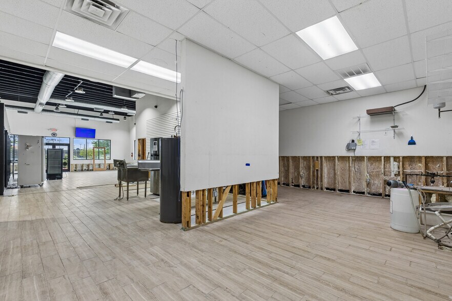 More Photos Of 710 E Main St, Allen Freestanding For Sale