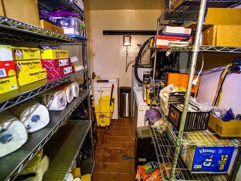 More Photos Of 42 Windsor Hwy, New Windsor Township Storefront Retail Office For Lease