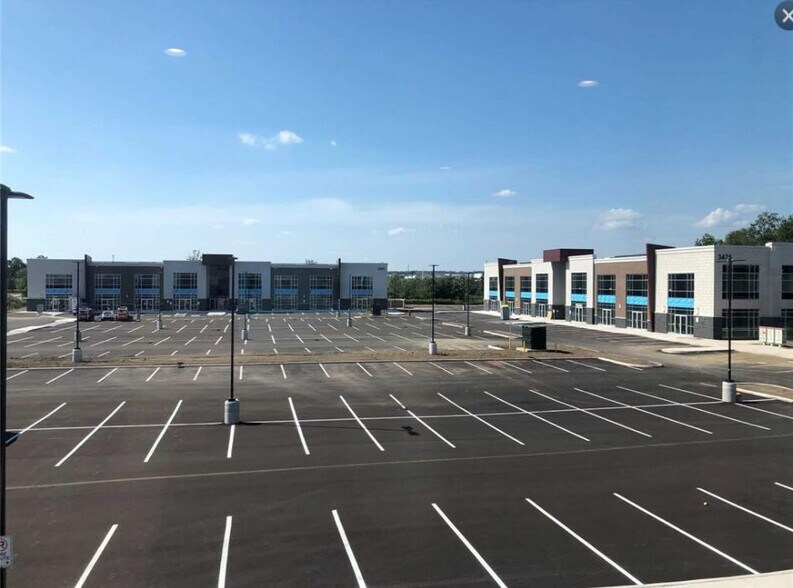 More Photos Of 3465 Rebecca St, Oakville Office For Lease