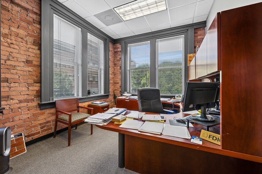 More Photos Of 105 E North St, Greenville Office For Lease