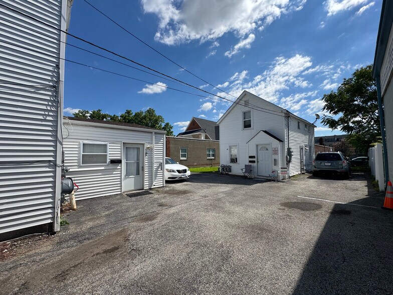 More Photos Of 140 N West St, Crown Point Apartments For Sale