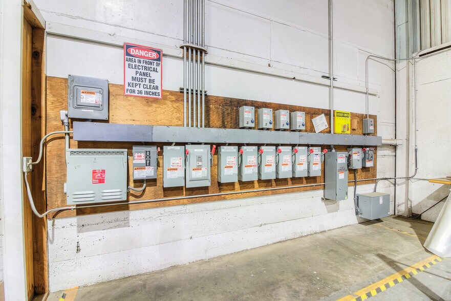 More Photos Of 1535-1541 W Lee Rd, Othello Warehouse For Sale