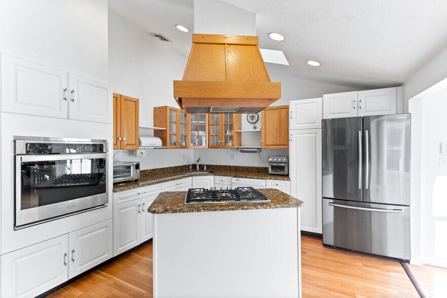 More Photos Of 860 Washington St, South Easton General Retail For Sale