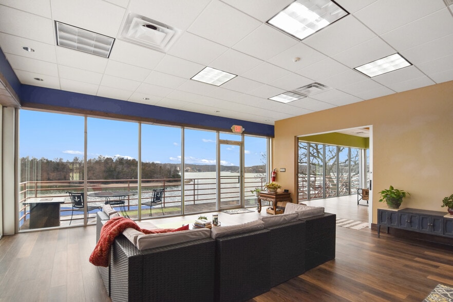 More Photos Of 6550 Pelican Dr, Osage Beach Marina For Sale