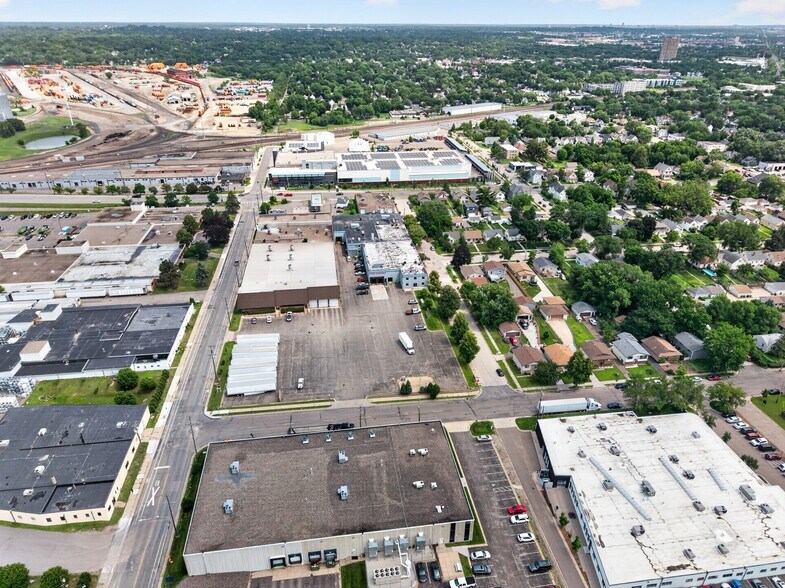 More Photos Of 2639 2nd St NE, Saint Anthony Manufacturing For Sale