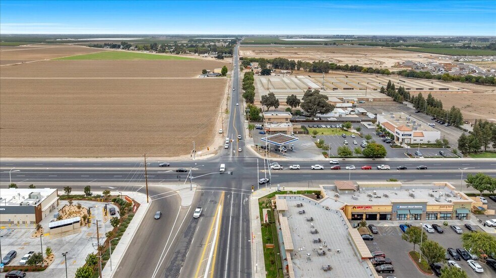 More Photos Of 1088 N Mooney Blvd, Tulare Freestanding For Lease