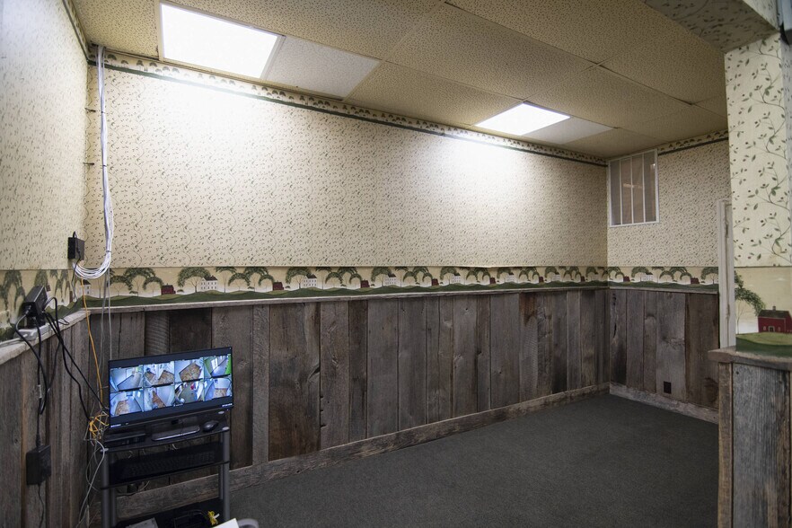 More Photos Of 1931 Alta Dr, Alderson General Retail For Sale