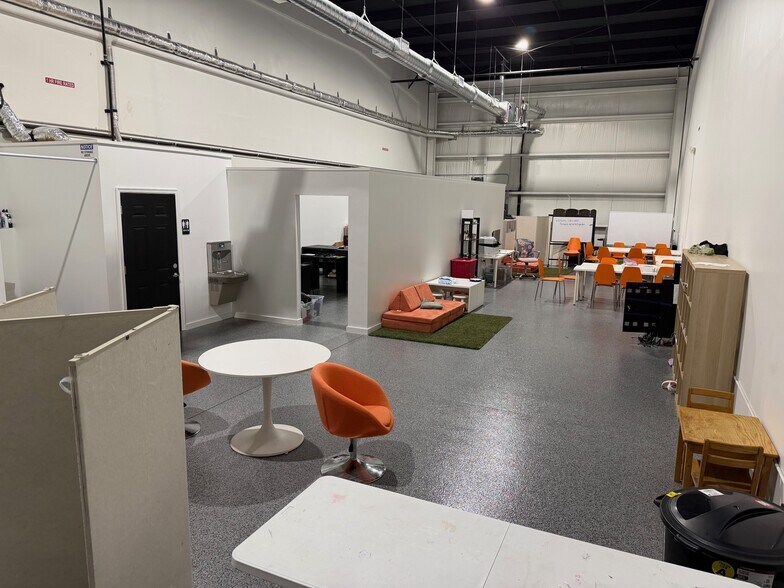 More Photos Of 400 Sterling Plaza Dr, Ponte Vedra Warehouse For Lease