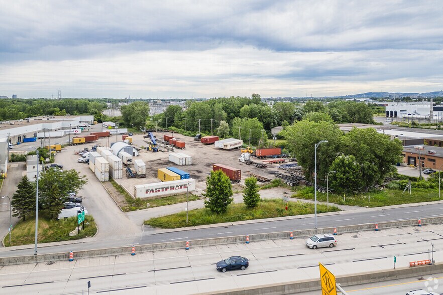 More Photos Of 4 Pitfield Boul, Montréal Land For Lease