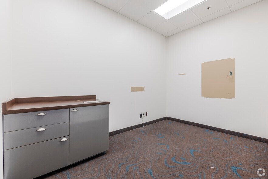 More Photos Of 1635 N Greenfield Rd, Mesa Medical For Sale