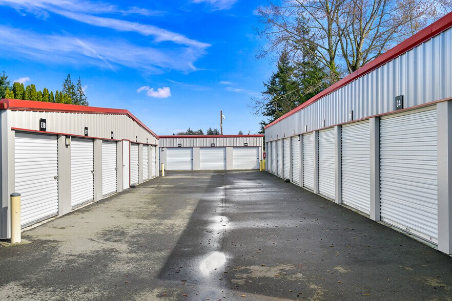 More Photos Of 1479 W Smith Rd, Ferndale Self Storage For Sale