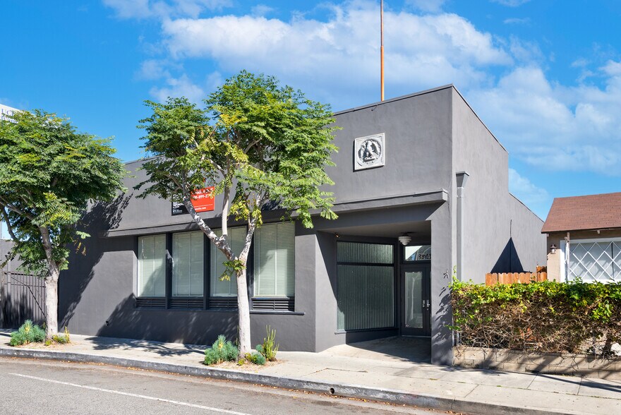 Primary Photo Of 3740 Motor Ave, Los Angeles Office For Lease