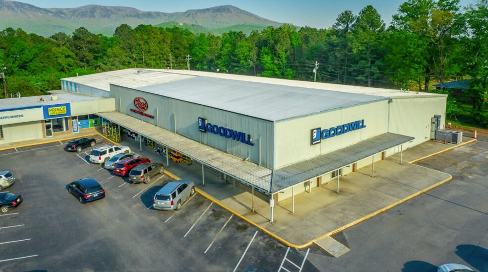 More Photos Of 920 N 3rd Ave, Chatsworth Storefront For Lease