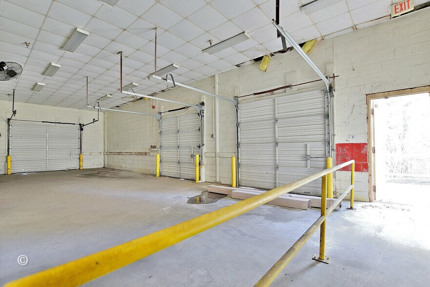 More Photos Of 928 Wright Dr, Columbus General Retail For Sale